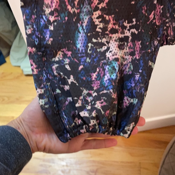 Lululemon yoga crops super cute EUC! - Picture 4 of 7